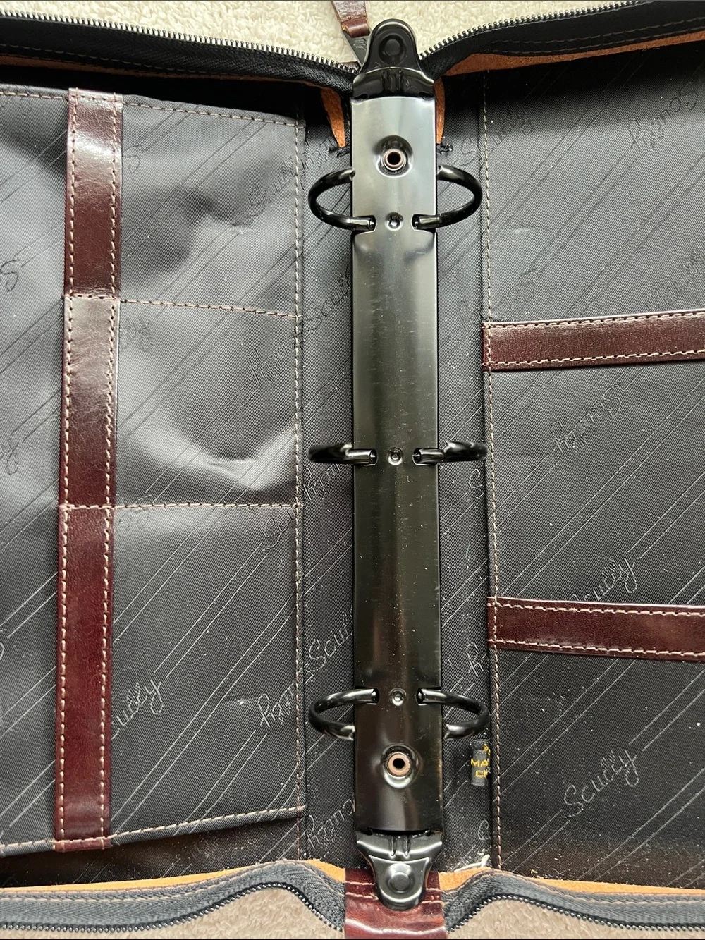 Brown Leather Scullt Zippered 3 Ring Binder Folio
